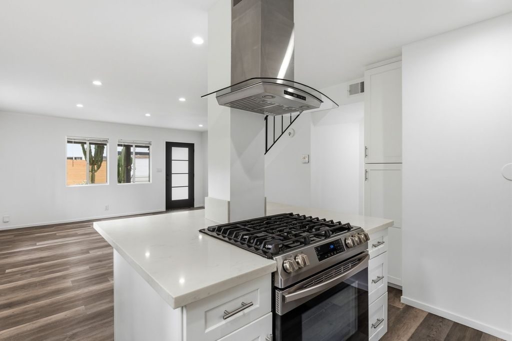 Open Kitchen & Living — 3680 Curlew St