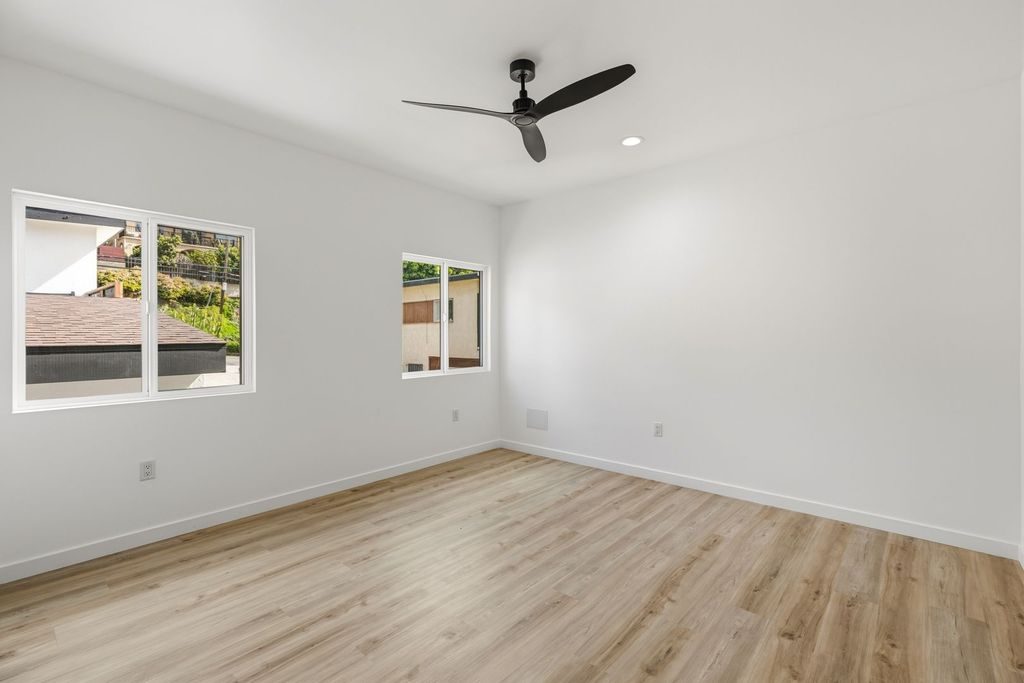 Corner Bedroom — 3682 Curlew St