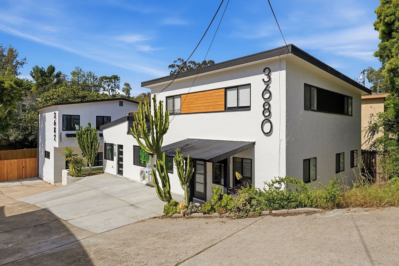 Front exterior of a Proactive Edge new-construction project on Curlew St in San Diego